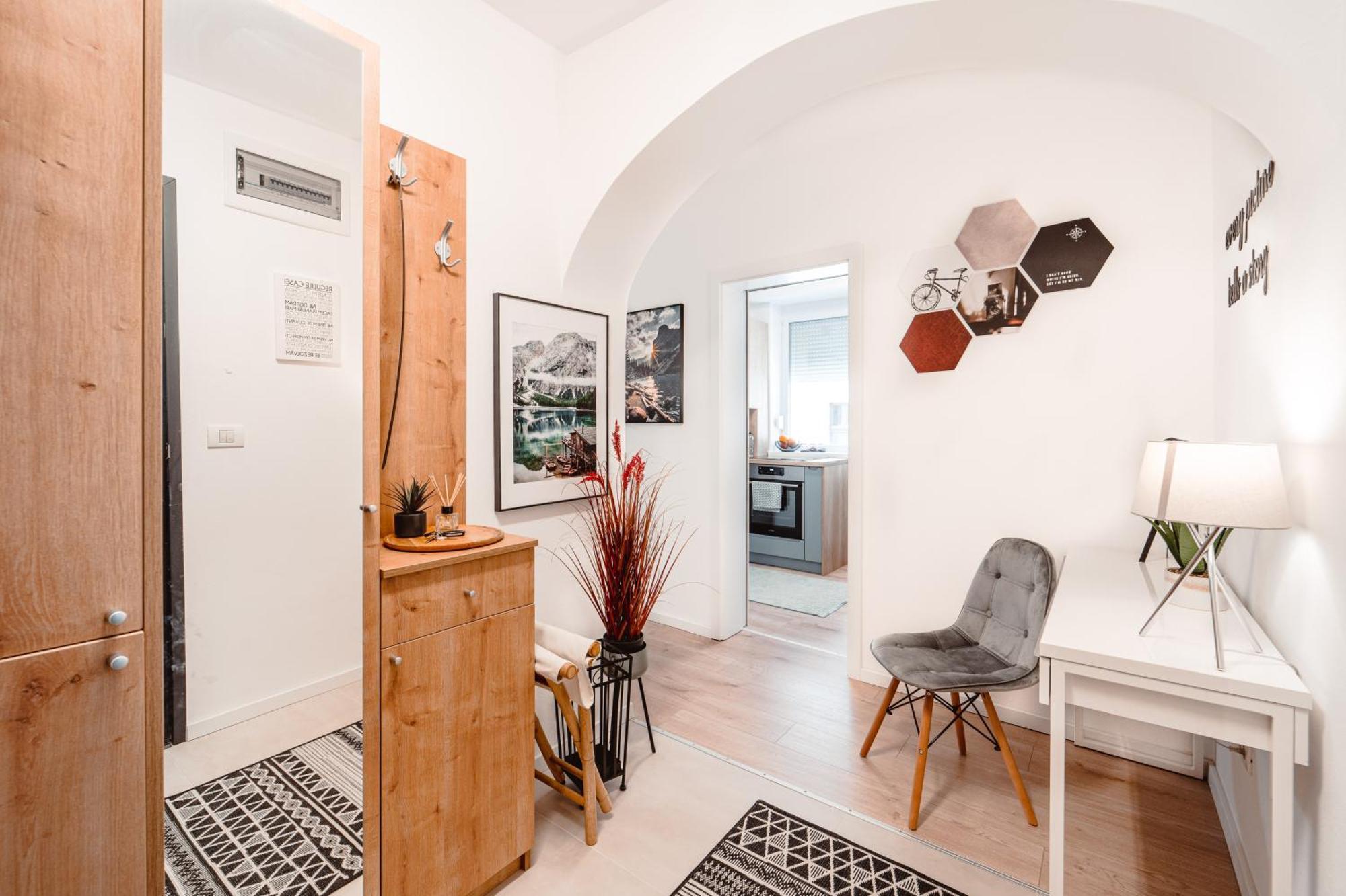 Central Athena Studio - Inima Pietei Unirii - By Openhouse Apartments Тімішоара Екстер'єр фото
