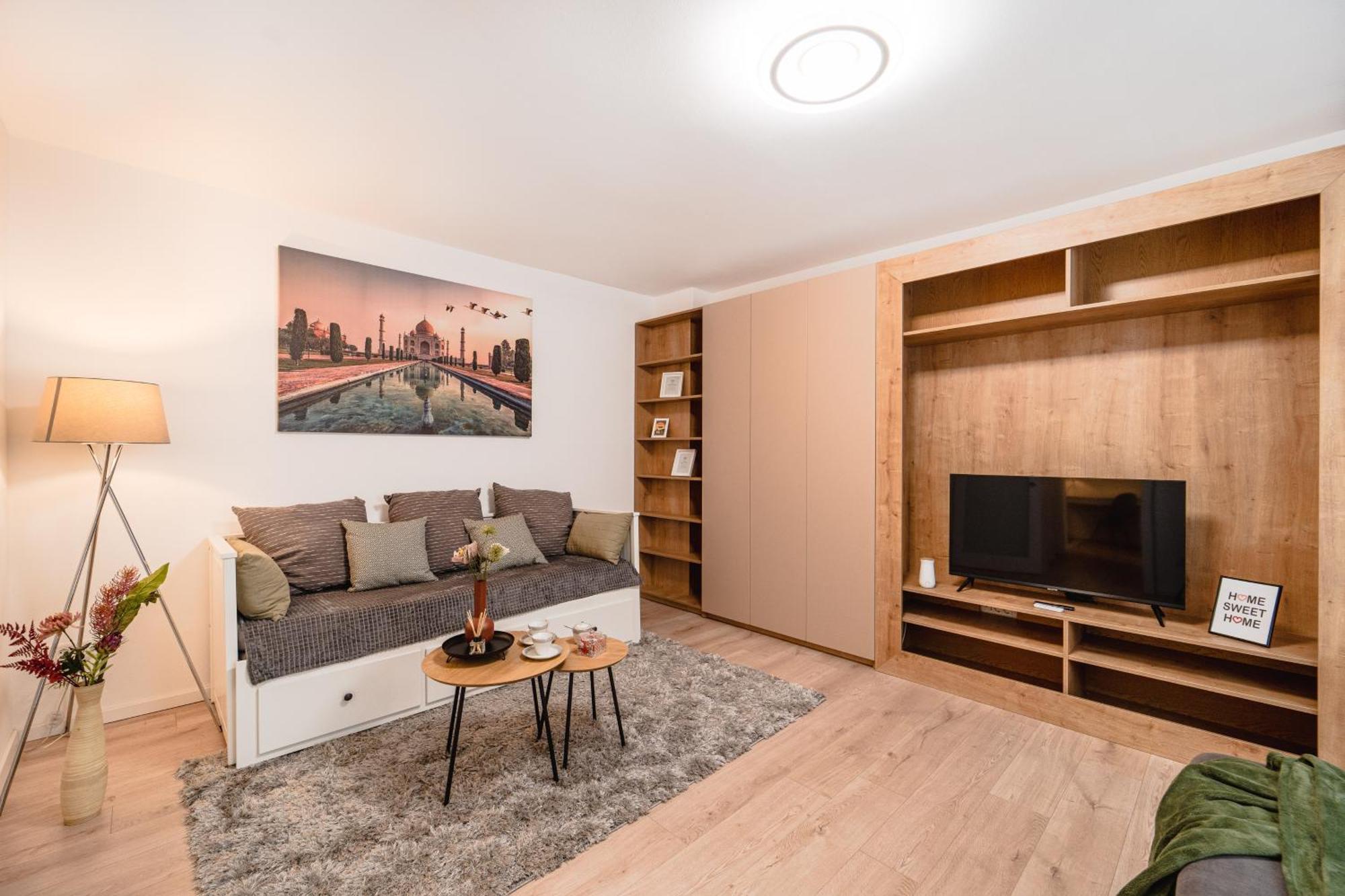 Central Athena Studio - Inima Pietei Unirii - By Openhouse Apartments Тімішоара Екстер'єр фото